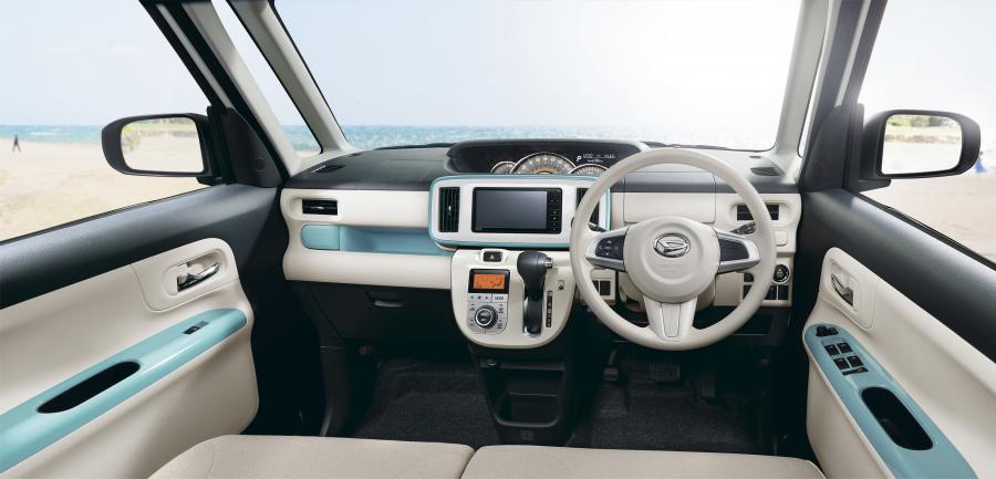 Интерьер Daihatsu Move Canbus 2016 года  (фото 10 из 11)